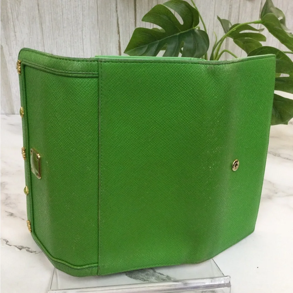 GUC MCM Green Leather Continental Wallet with Gold Accents